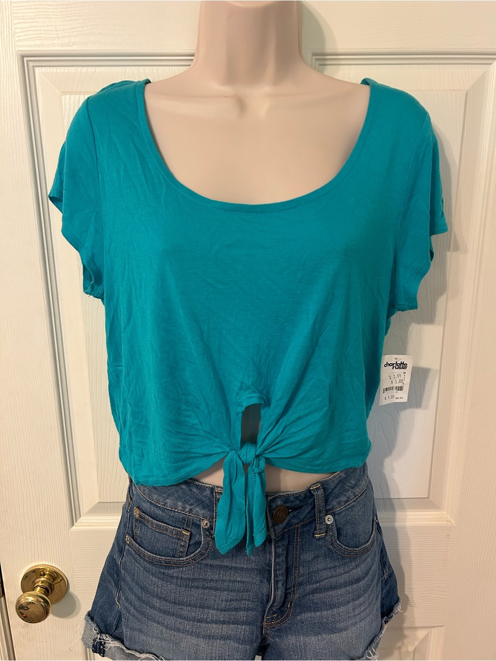 NWT - Women’s Juniors Charlotte Russe Teal Front-Tie Scoop Neck Crop Top, Large